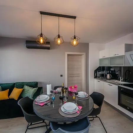 Apartman Doris شقة Kaštela