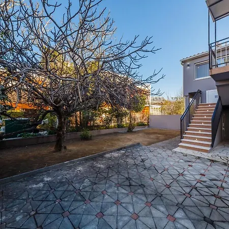 Apartman Doris شقة *